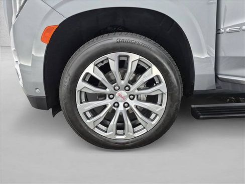 Used 2023 GMC Yukon Denali w/ Denali Reserve Package AWD/4WD image 29