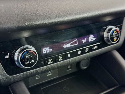 Used 2024 Mitsubishi Outlander SE image 23