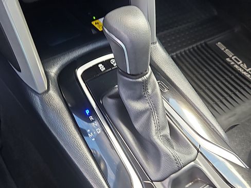 Used 2023 Toyota Corolla Cross XLE image 19