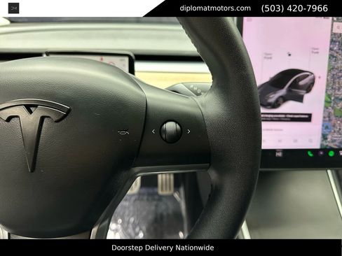 Used 2020 Tesla Model 3 Performance image 31