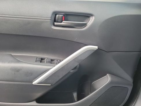 Used 2022 Toyota Corolla Cross LE w/ Moonroof Package FWD image 14