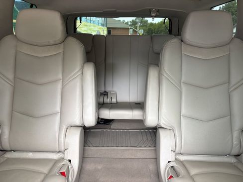 Used 2020 Cadillac Escalade Luxury AWD/4WD image 21