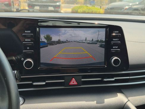 Used 2022 Hyundai Elantra SEL w/ Convenience + Premium Package FWD image 26