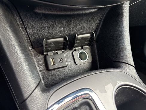 Used 2018 Chevrolet Cruze LT w/ Convenience Package image 20