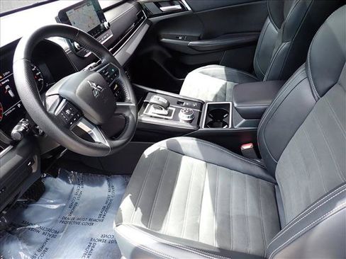 Used 2024 Mitsubishi Outlander SE FWD image 11