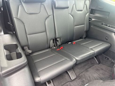 Used 2025 Kia Telluride EX w/ EX Captain's Chair Package FWD image 13