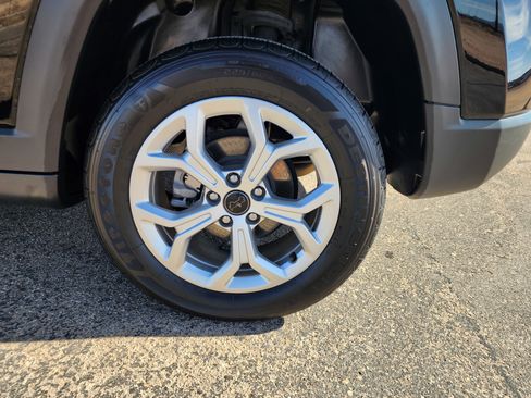 Used 2025 Jeep Compass Sport AWD/4WD image 8