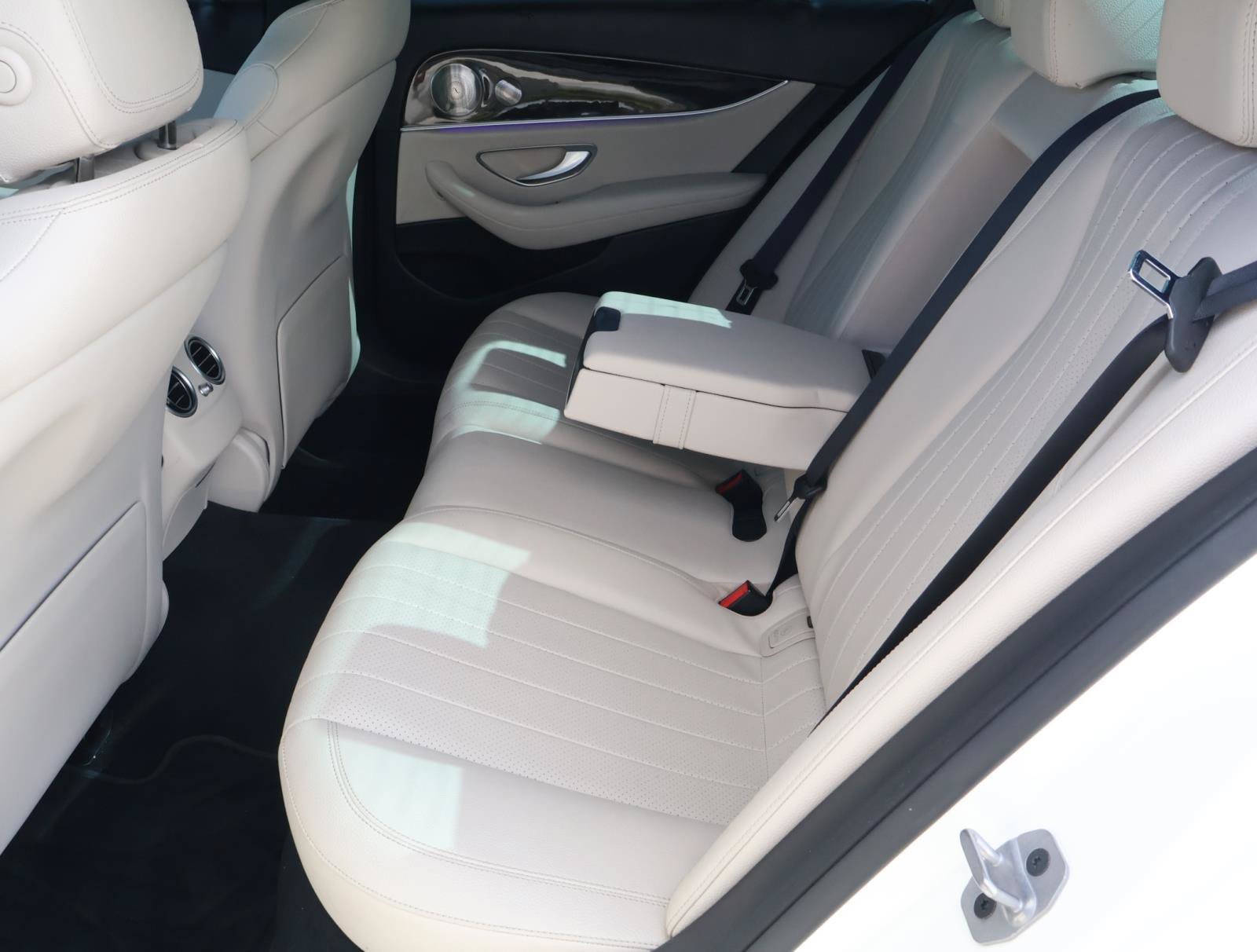 Used 2021 Mercedes-Benz E 350 Sedan image 21