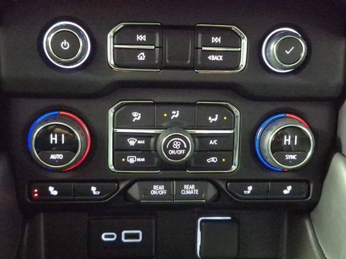 Used 2022 Chevrolet Tahoe LT w/ LT Signature Plus Package image 16