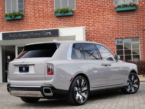 New 2026 Rolls-Royce Cullinan AWD/4WD image 2