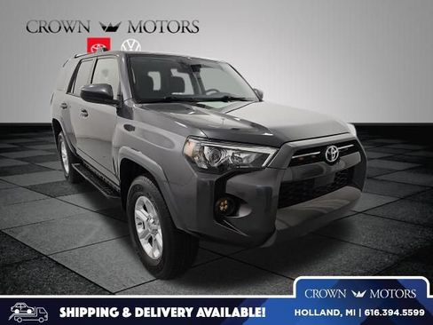 Used 2020 Toyota 4Runner SR5 AWD/4WD image 1