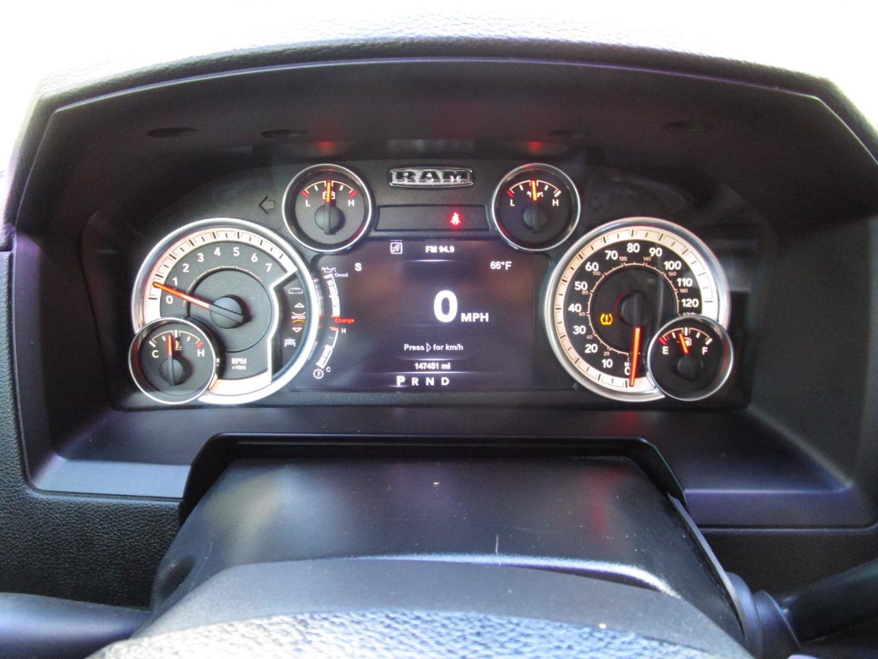 Used 2015 RAM 2500 Laramie w/ Convenience Group AWD/4WD image 11