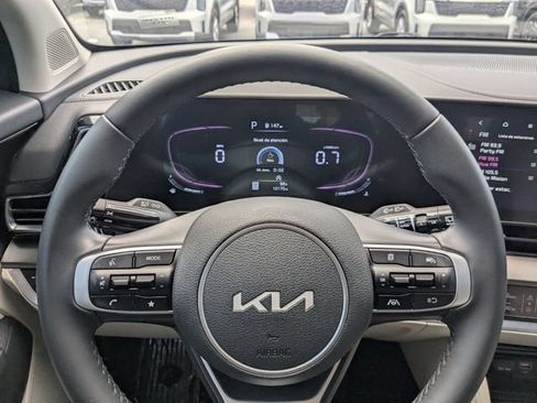 Certified 2025 Kia Sportage EX FWD image 30