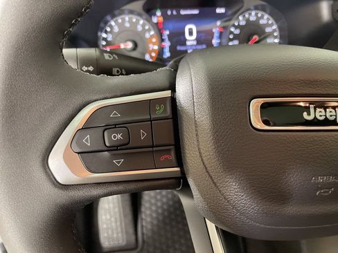 New 2026 Jeep Compass Latitude w/ Sun and Sound Group AWD/4WD image 21
