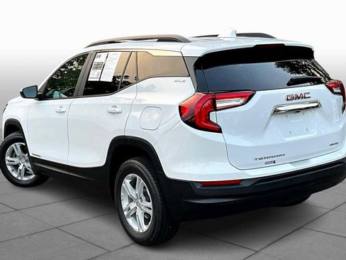 Used 2022 GMC Terrain SLE w/ Driver Convenience Package image 11