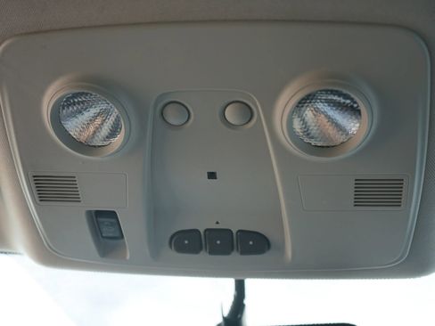 Used 2010 GMC Acadia SLT image 29