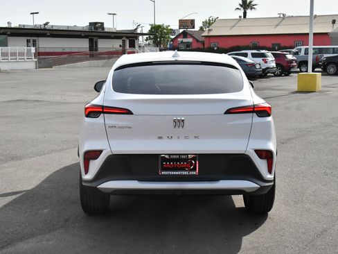 Used 2025 Buick Envista Preferred image 7