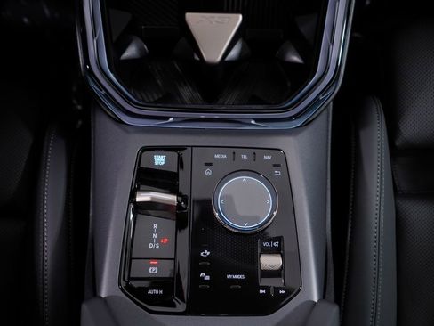 Used 2025 BMW X3 xDrive30i w/ Convenience Package image 14