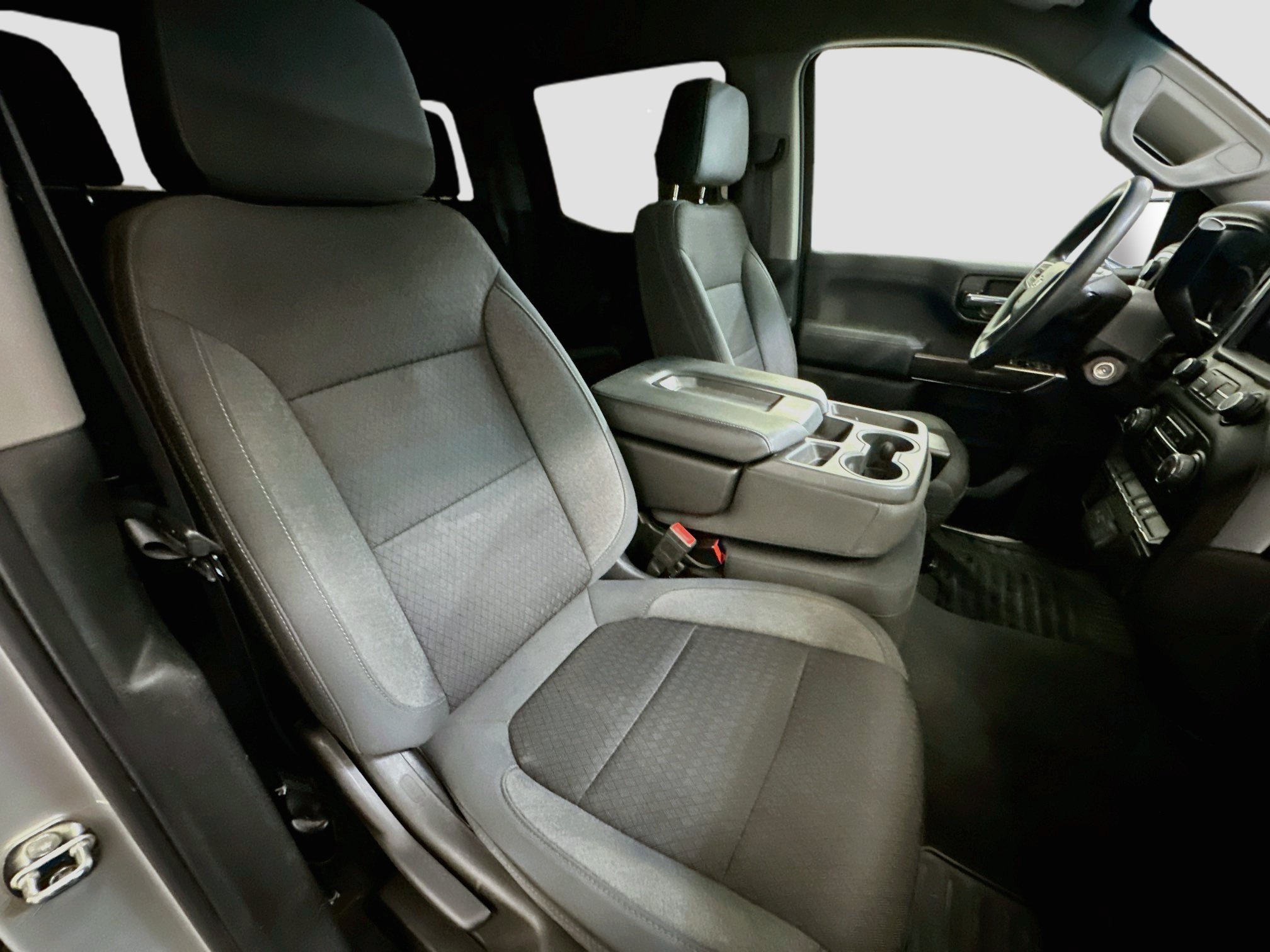 Used 2020 Chevrolet Silverado 1500 LT AWD/4WD image 32