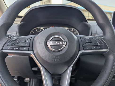 Used 2025 Nissan Altima 2.5 SV FWD image 24
