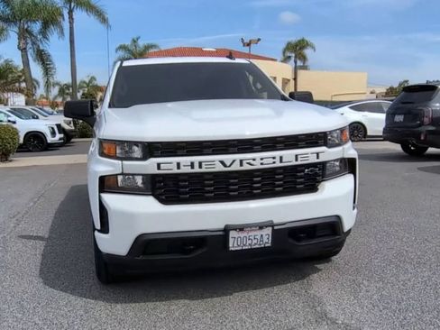 Used 2020 Chevrolet Silverado 1500 Custom w/ Custom Value Package RWD image 4