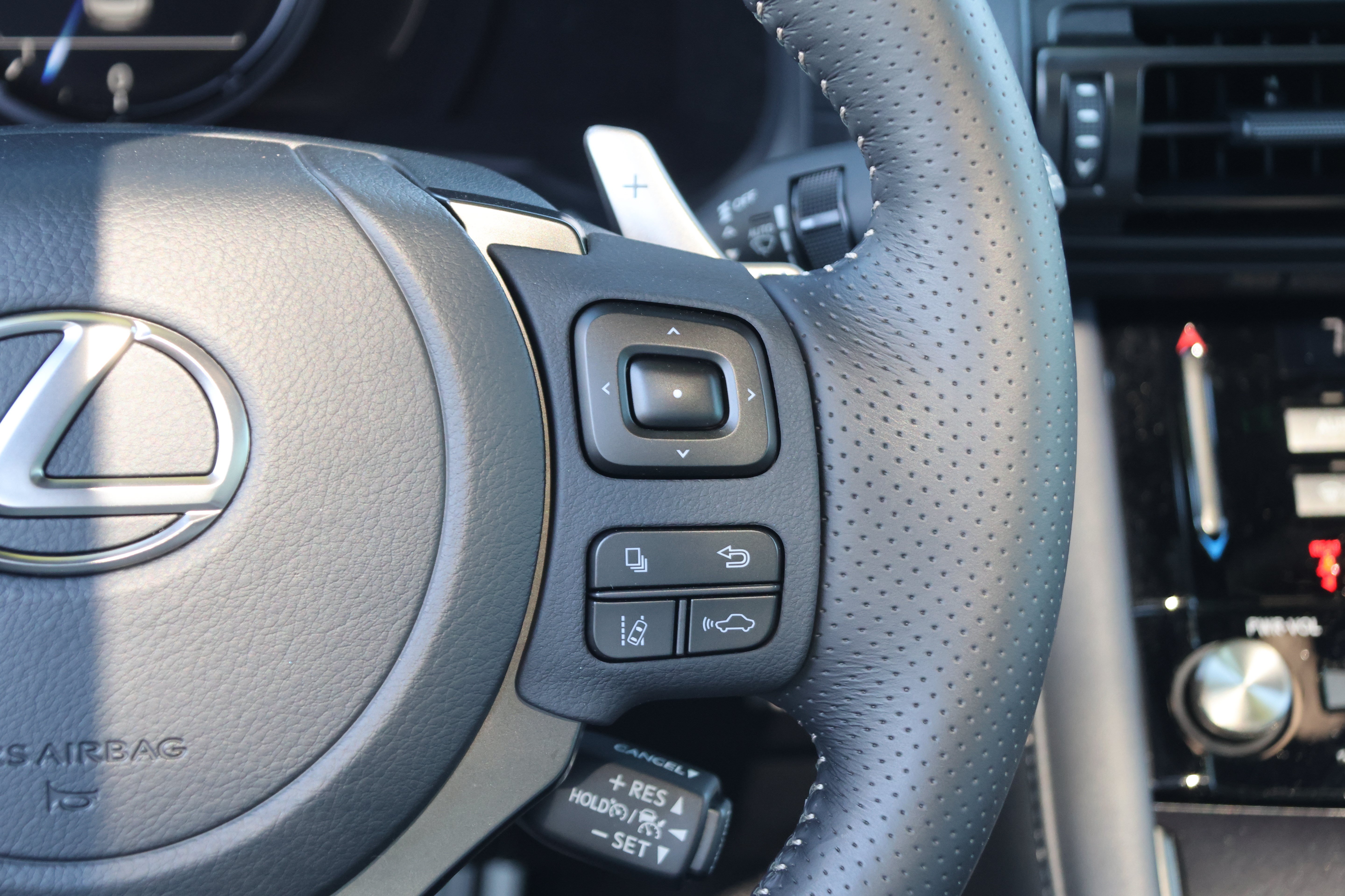 Used 2025 Lexus IS 350 F Sport RWD image 32