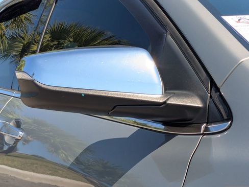 Used 2019 Chevrolet Equinox Premier image 13