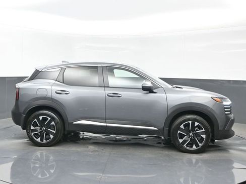 Used 2025 Nissan Kicks SV AWD/4WD image 7