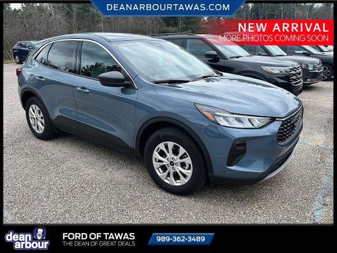 Certified 2023 Ford Escape Active w/ Tech Pack #1 AWD/4WD image 2