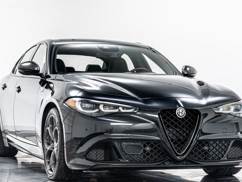 Used 2024 Alfa Romeo Giulia Quadrifoglio RWD image 3
