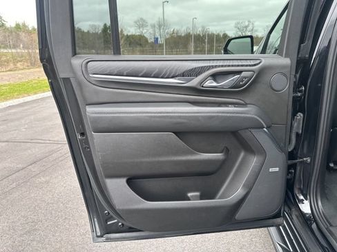 Used 2024 GMC Yukon XL Denali AWD/4WD image 18