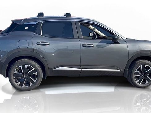 New 2026 Nissan Kicks SV w/ Cold Weather Package AWD/4WD image 4