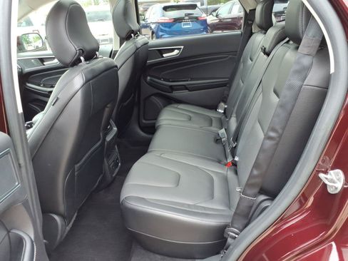 Used 2018 Ford Edge Titanium w/ Equipment Group 302A AWD/4WD image 14