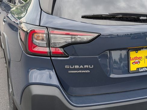 Used 2025 Subaru Outback Premium AWD/4WD image 17