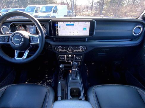 Certified 2025 Jeep Wrangler Sahara w/ Safety Group image 14