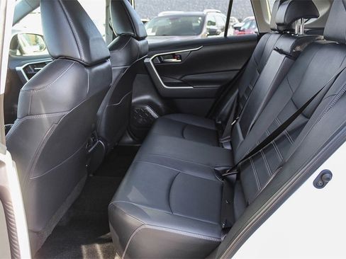 Used 2023 Toyota RAV4 XLE Premium image 18