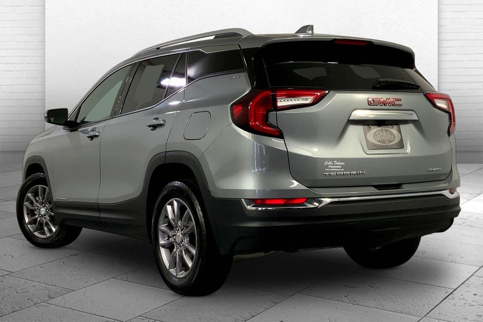 Used 2023 GMC Terrain SLT AWD/4WD image 11