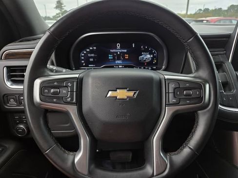Used 2023 Chevrolet Suburban Premier AWD/4WD image 23