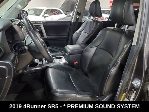 Used 2019 Toyota 4Runner SR5 AWD/4WD image 6