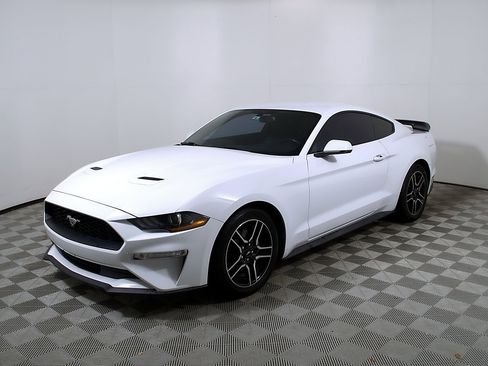 Used 2019 Ford Mustang Premium RWD image 3