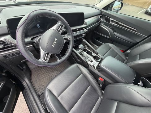 Used 2025 Kia Telluride S image 7