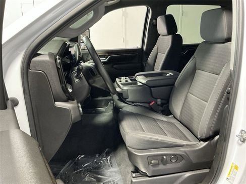 Used 2024 Chevrolet Silverado 2500 LT image 21