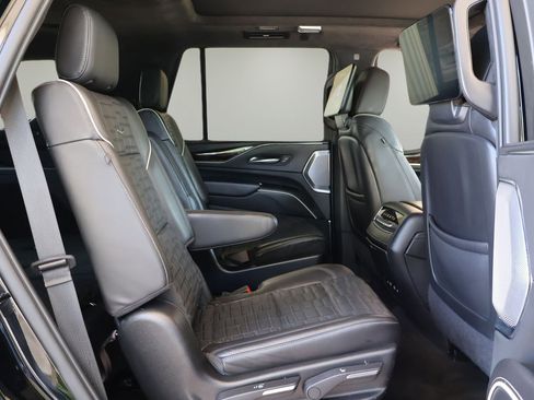 Used 2022 Cadillac Escalade Sport Platinum w/ LPO, ONYX Package AWD/4WD image 20