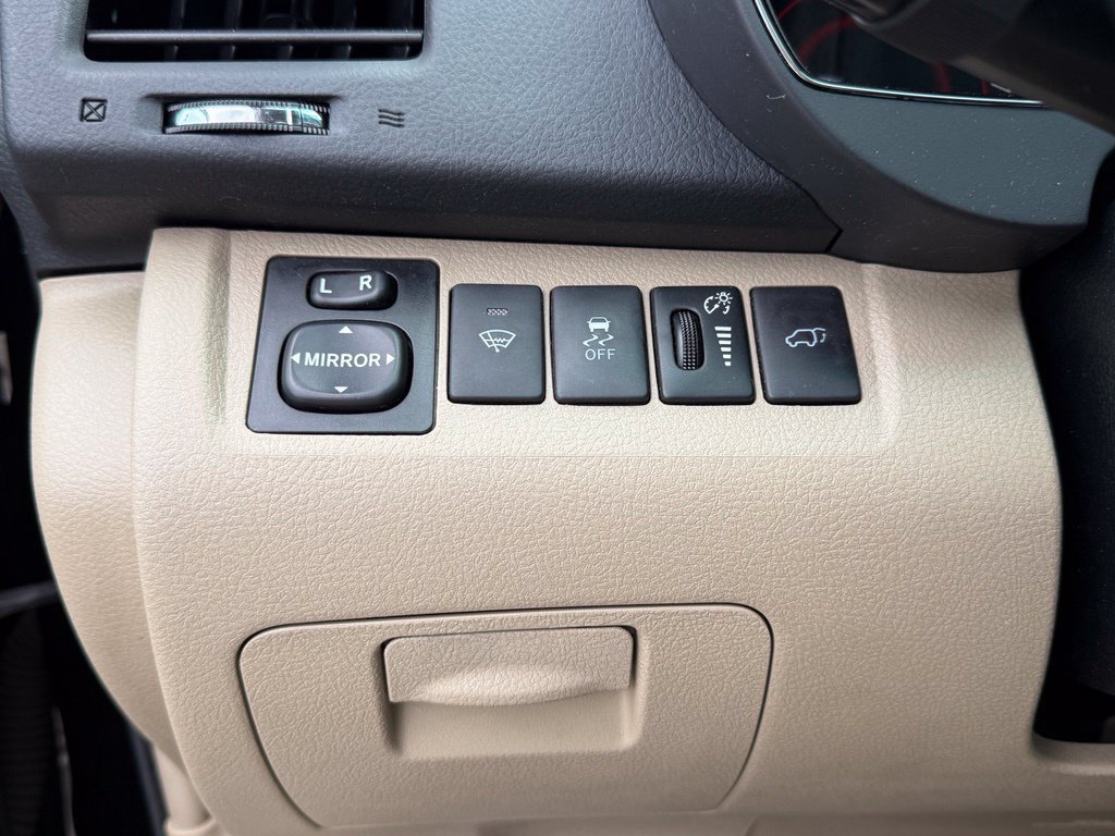 Used 2012 Toyota Highlander SE w/ Protection Pkg AWD/4WD image 24
