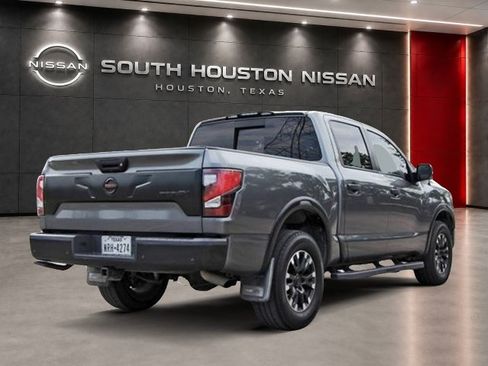 Used 2020 Nissan Titan PRO-4X w/ Pro-4x Convenience Package AWD/4WD image 4