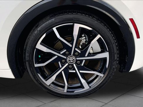 Used 2024 Toyota Prius Prime FWD image 10