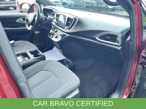 Used 2019 Chrysler Pacifica Touring Plus w/ S Appearance Package FWD image 28