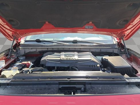 Used 2022 Nissan Titan SV AWD/4WD image 9