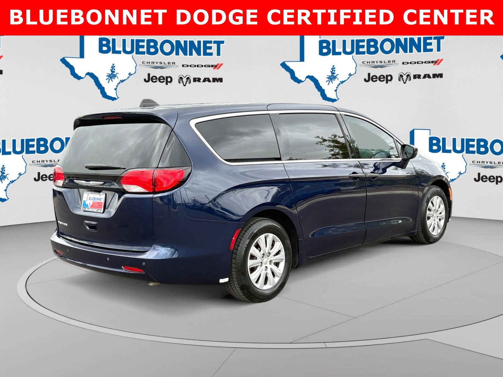 Used 2019 Chrysler Pacifica L FWD image 5
