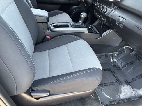 Certified 2020 Toyota Tacoma TRD Sport w/ Technology Package AWD/4WD image 40